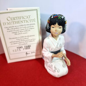 YOKO TSUNO - statuette résine d'aprés Leloup / 10 cm numérotée et signée par Marie Leblon pour Leblon Delienne année 2004 avec certificat