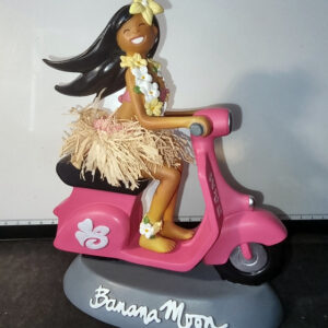 Figurine Banana Moon Vahiné sur scooter