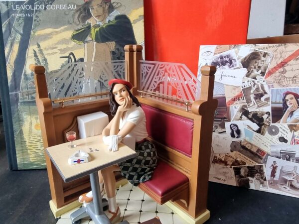 Jeanne au café d'après Jean Gibrat FIGURINE ATTAKUS 2004 neuve avec bd tirage et exlibris signé Lot neuf jamais exposé – Image 2