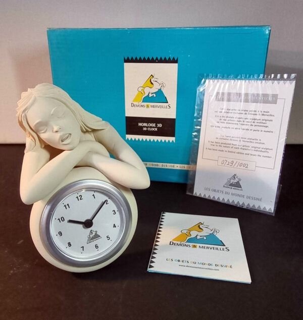 Figurine Milo Manara Démons et Merveilles - La modèle 02  / Horloge figurine en résine comme neuve tirage 1002 exemplaires année 2002 avec boite et certificat – Image 2
