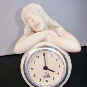 Figurine Milo Manara Démons et Merveilles - La modèle 02  / Horloge figurine en résine - tirage 1002 exemplaires année 2002 pas de boite pas de certificat