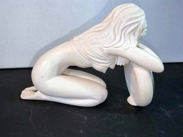 Figurine Milo Manara Démons et Merveilles - La modèle 02  / Horloge figurine en résine - tirage 1002 exemplaires année 2002 pas de boite pas de certificat – Image 2