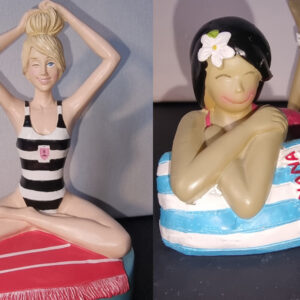LOT DE 2 FIGURINES BANANA MOON