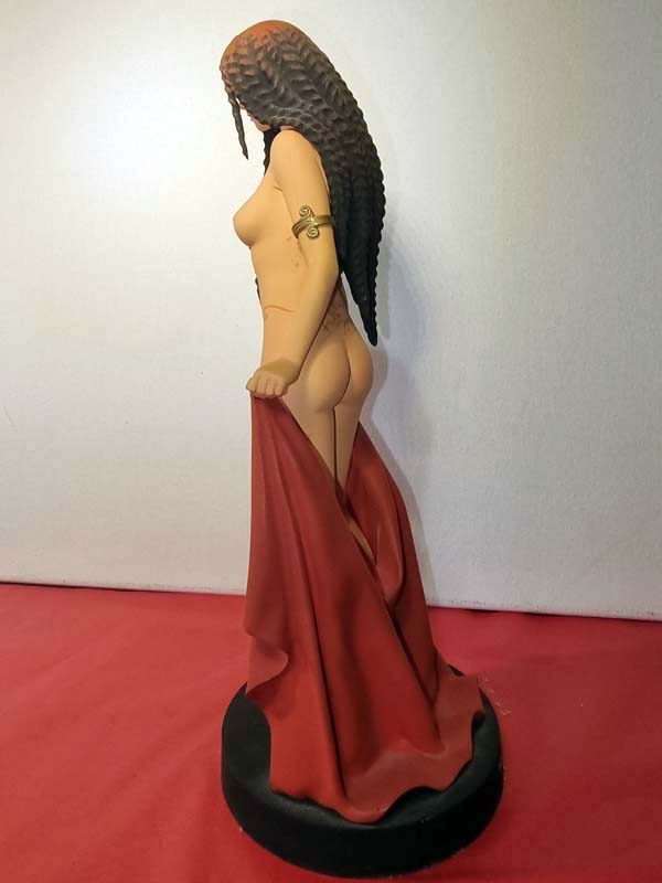 Jade 01 drapé rouge figurine d'aprés Ana Mirallès ©Fariboles Rodier 2004 - trés bon état - avec boite avec certificat – Image 9