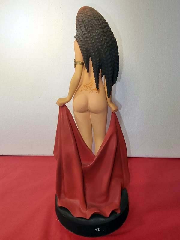 Jade 01 drapé rouge figurine d'aprés Ana Mirallès ©Fariboles Rodier 2004 - trés bon état - avec boite avec certificat – Image 8