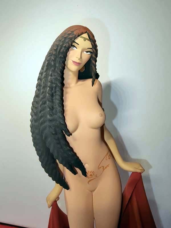 Jade 01 drapé rouge figurine d'aprés Ana Mirallès ©Fariboles Rodier 2004 - trés bon état - avec boite avec certificat – Image 3