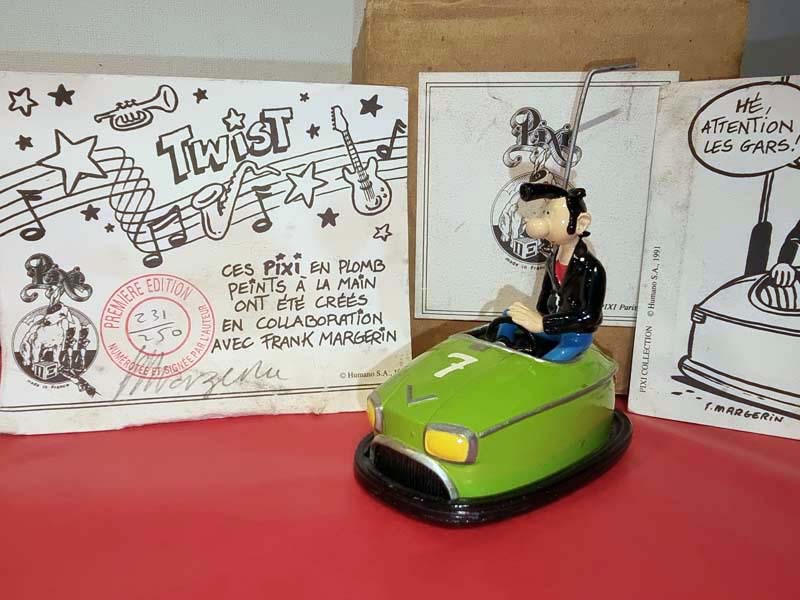 Détails du fichier joint PIXI-MARGERIN-Lucien-dans-lauto-tamponneuse-verte-250-exemplaire-1991-avec-boite-et-certificat