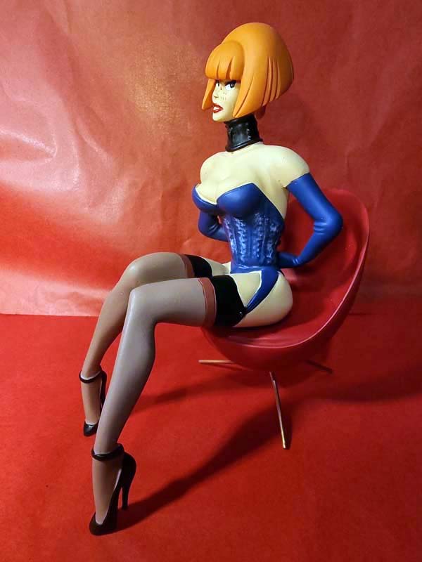 Pin up CAROLA / SAINT EMETT / PARASTONE RARE édition en résine année 2000 avec boite