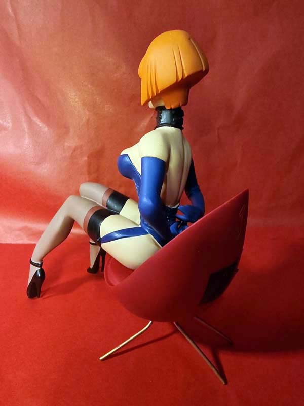 Pin up CAROLA / SAINT EMETT / PARASTONE RARE édition en résine année 2000 avec boite – Image 4