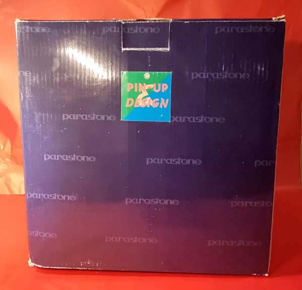 Pin up CAROLA / SAINT EMETT / PARASTONE RARE édition en résine année 2000 avec boite – Image 8