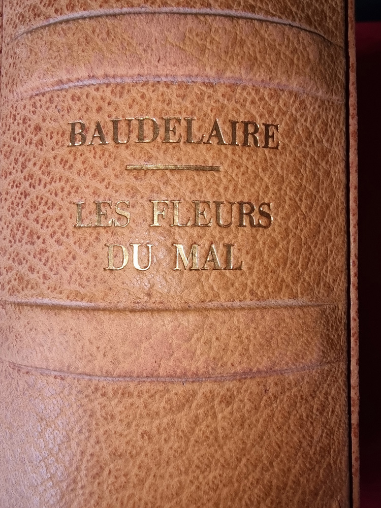LES FLEURS DU MAL. Edition collection PREMIER TIRAGE LIMITE A 380 EXEMPLAIRES - LITHOGRAPHIES ORIGINALES DE CLAUDE SERRE. Club du livre 1982. – Image 2