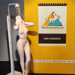 Milo Manara / Claudia SOUS LA DOUCHE / STATUETTE RESINE 23 CM / démons et merveilles année 2004