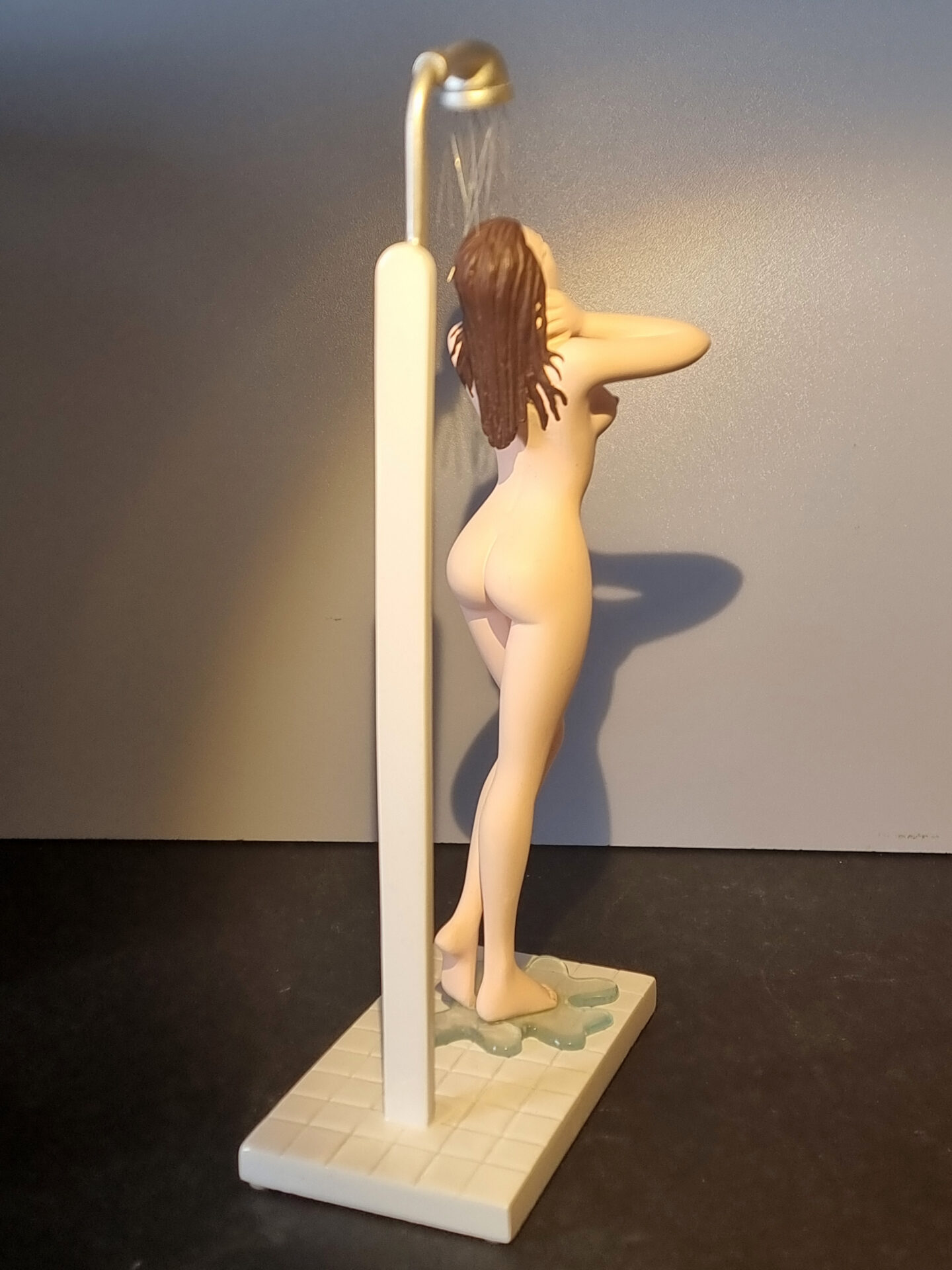 Milo Manara / Claudia SOUS LA DOUCHE / STATUETTE RESINE 23 CM / démons et merveilles année 2004 – Image 4