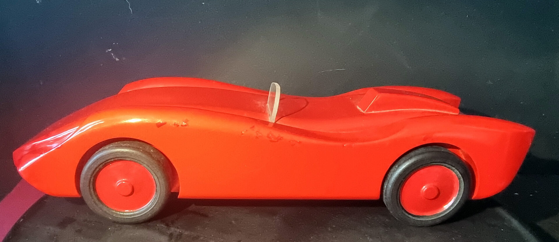 Michel Aroutcheff pour Vilac – FERRARI - Rouge laquée - très bon état circa1980 – Image 4