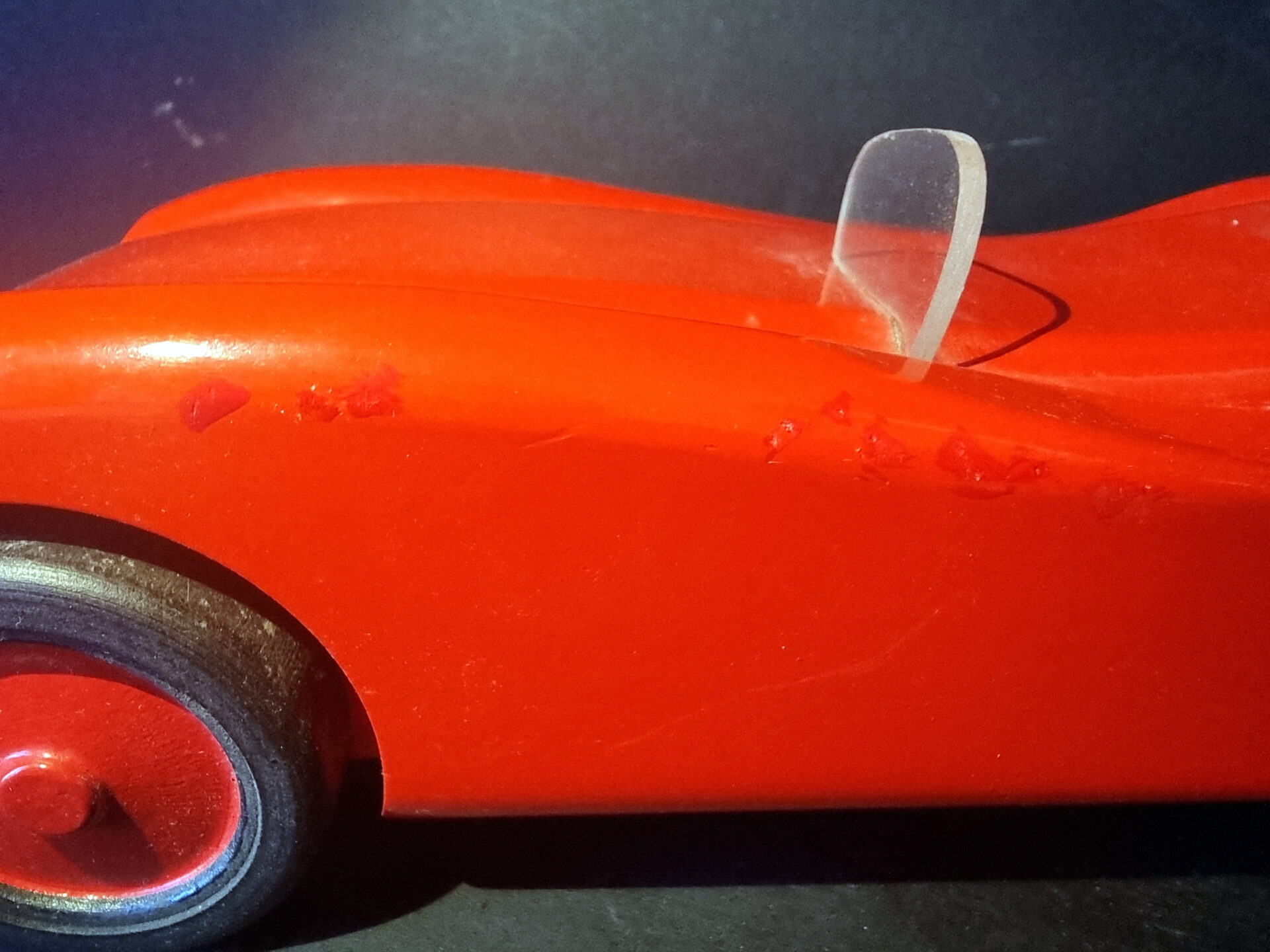 Michel Aroutcheff pour Vilac – FERRARI - Rouge laquée - très bon état circa1980 – Image 8